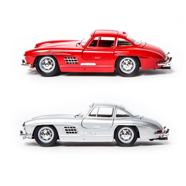 Автомодель - MERCEDES-BENZ 300 SL (1954) (асорті червоний, сріблястий, 1:24) 18-22023 фото